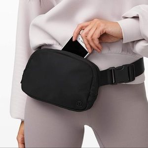 Lululemon everywhere belt bag